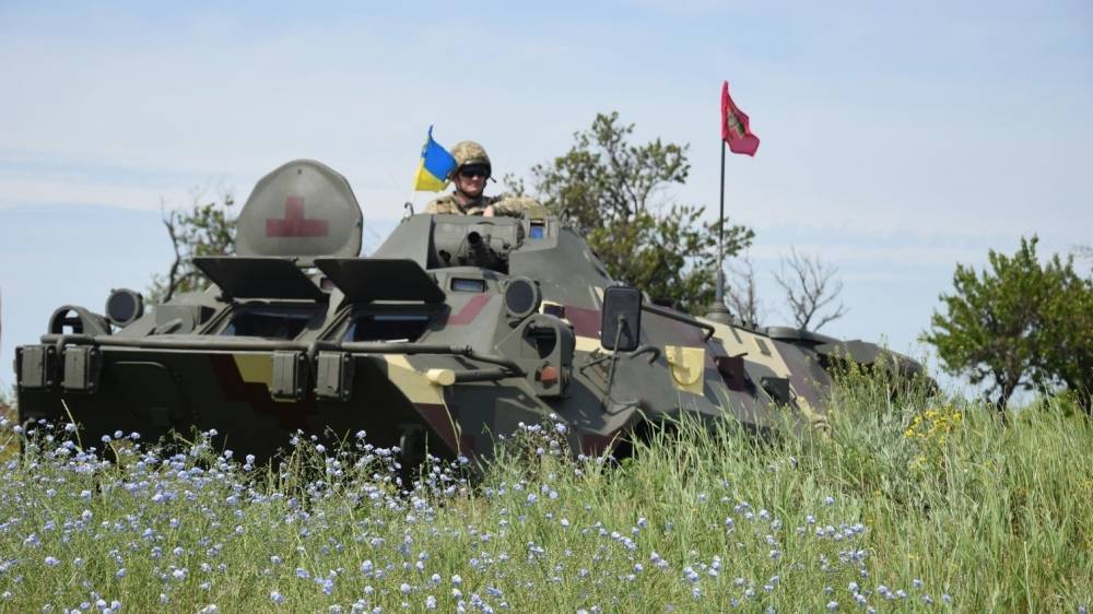 Украинский военный выстрелил в подчиненную в Донбассе