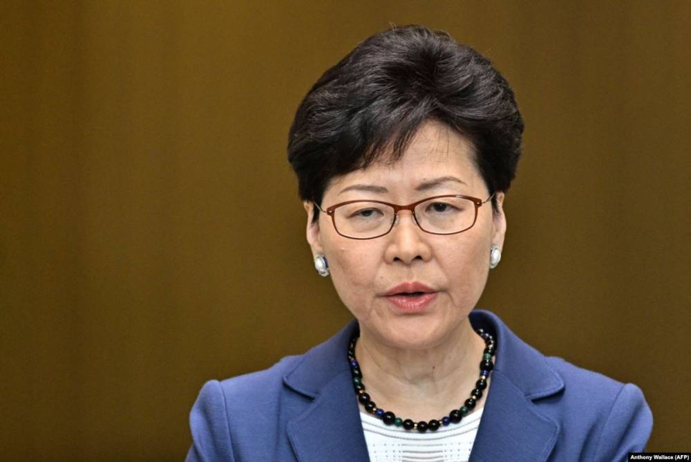 Премьер Гонконга объявила "о кончине" закона об экстрадиции в Китай