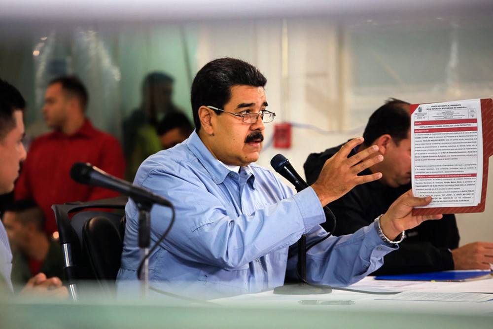 Мадуро начал переговоры с оппозицией