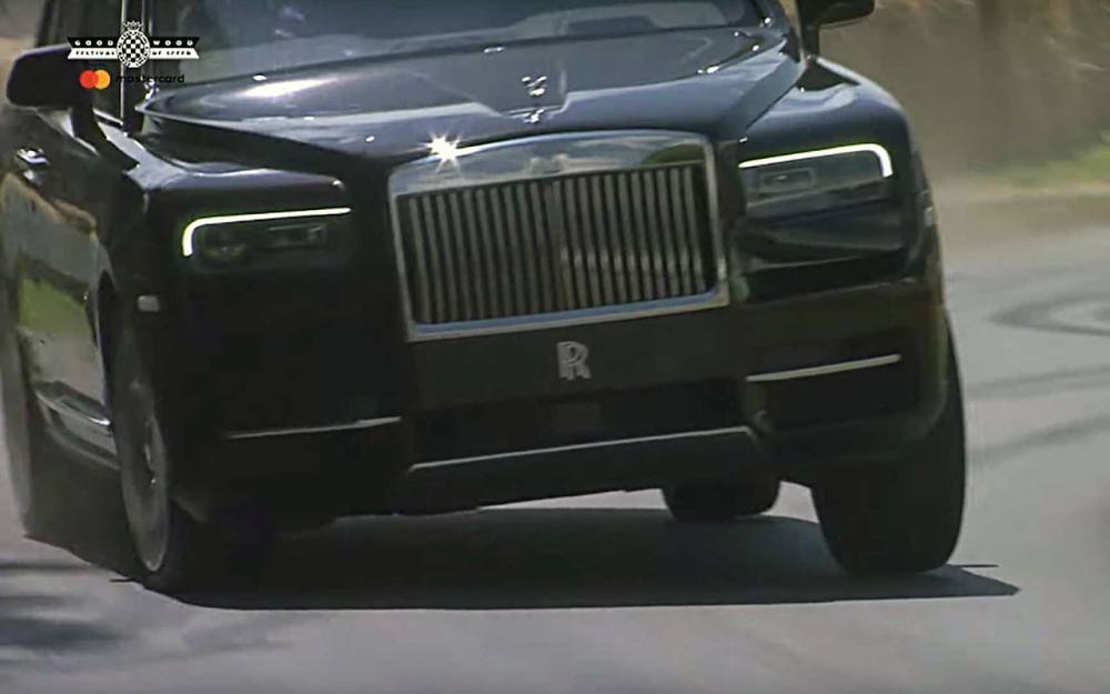 Огромный внедорожник Rolls-Royce на&nbsp;треке с&nbsp;сеном&nbsp;— это надо видеть!&nbsp;— журнал За&nbsp;рулем