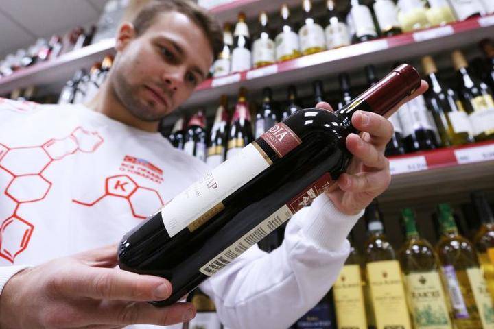 Госдума посоветовала правительству запретить ввоз вина и воды из Грузии
