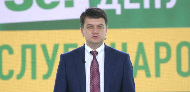У Зеленского считают, что защищать украинский язык сейчас не в приоритете