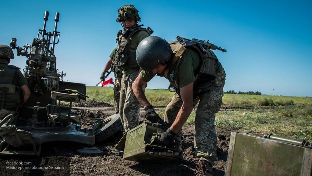 Украинский военный открыл огонь по своей подчиненной в Донбассе