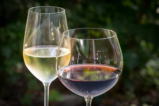 «Ведомости» узнали о планах властей существенно повысить акцизы на вино