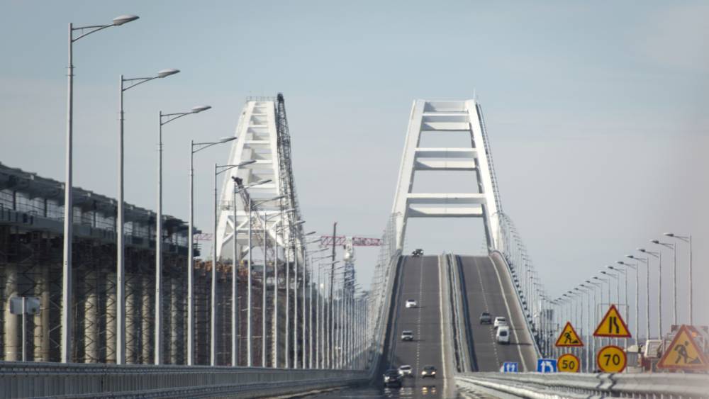 "Пока вы лаете, Россия делает дело": Украинцы отреагировали на новый этап строительства Крымского моста