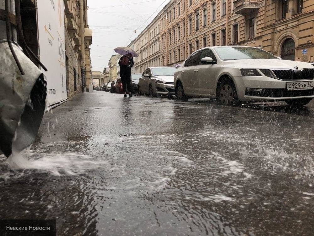 Сотрудники «Водоканала» приступили к устранению последствий ливня в Петербурге