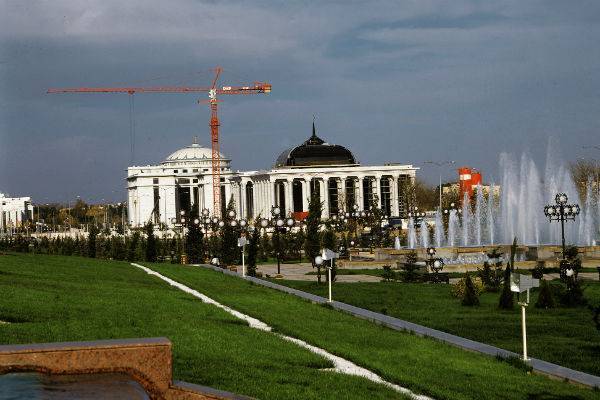 Власти Туркмении возобновили выдачу загранпаспортов русским с двойным гражданством