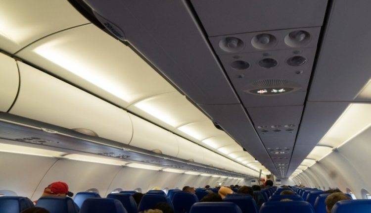 Летевший в Берлин Boeing 737 возвращается в Москву из-за неполадок