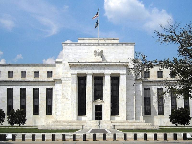 ФРС впервые с 2008 года снизила базовую ставку