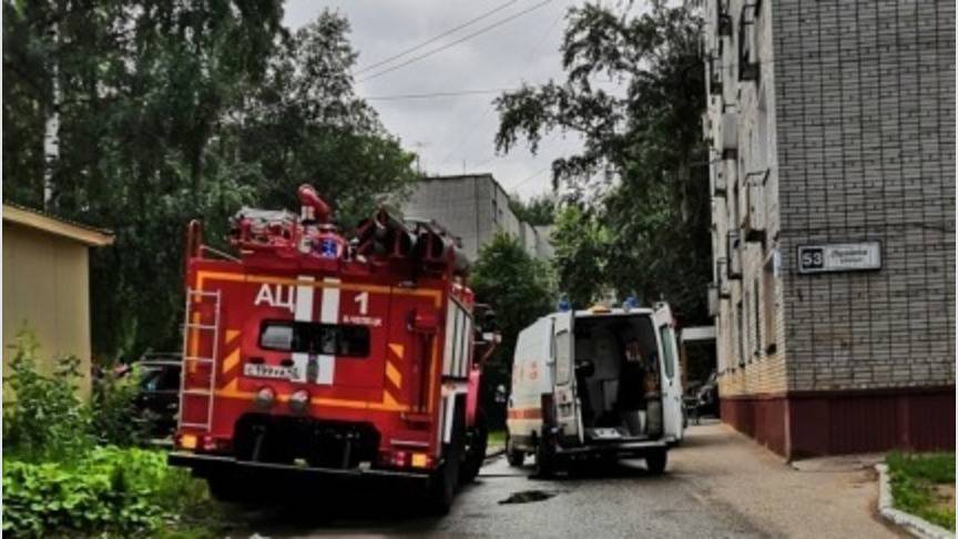 В Кирово-Чепецке из-за пожара в многоэтажке эвакуировали 12 человек