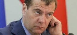 Медведев начал делить бюджет между миллиардерами