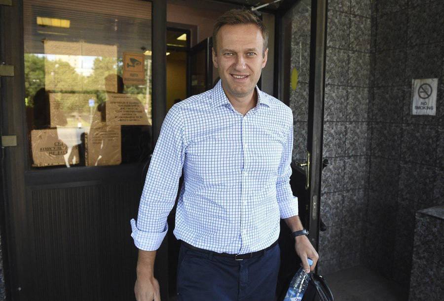 Добровольный помощник Навального рассказал, как охранял его на митингах