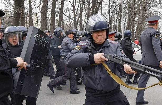 Власти Киргизии опасаются внезапного бунта