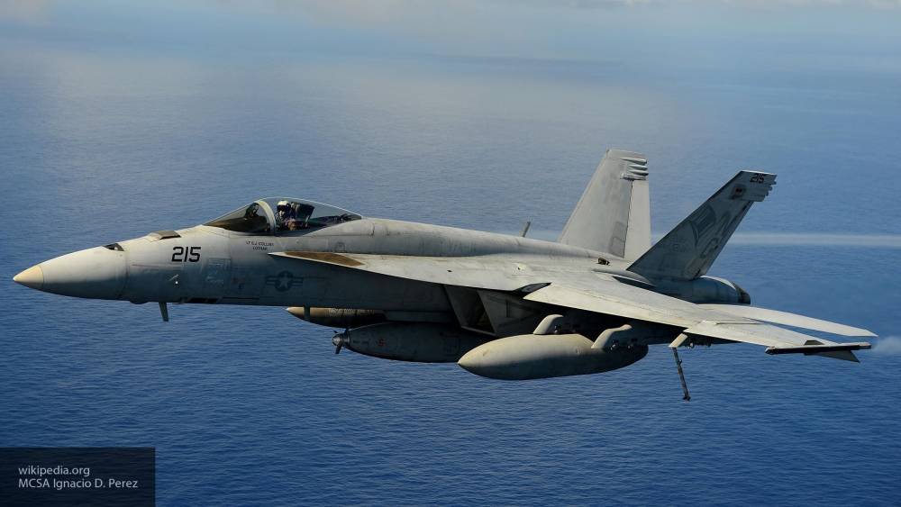 Американский истребитель F/A-18E потерпел крушение в Калифорнии