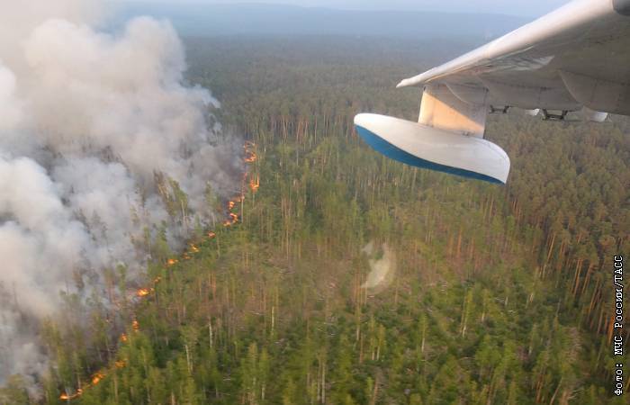 Самолеты Минобороны прибыли в Красноярск для тушения лесных пожаров