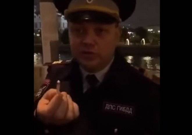 Актера московского театра арестовали за видео, в котором он изображает пьяного гаишника