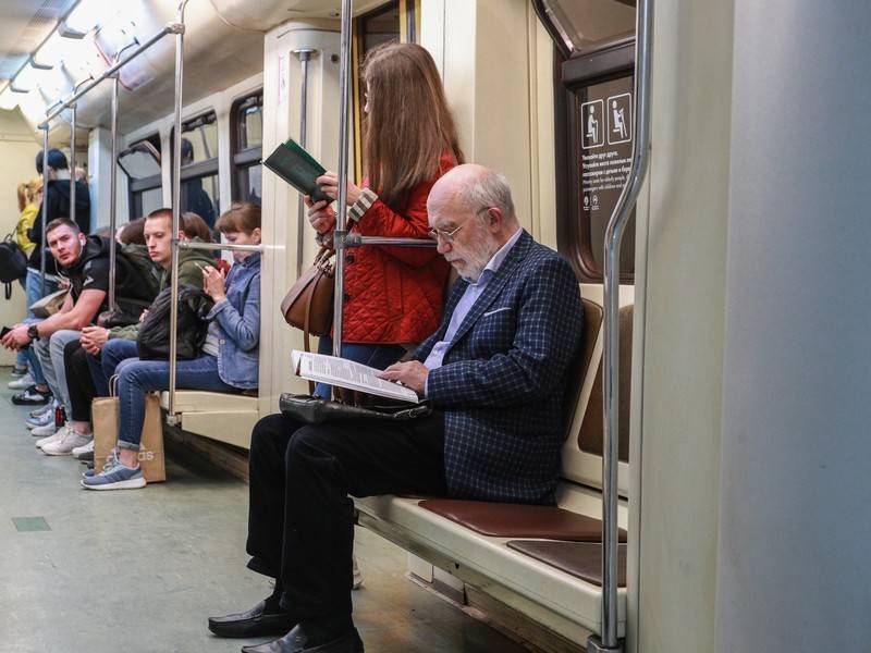 Движение в московском метро восстановлено после гибели пассажира