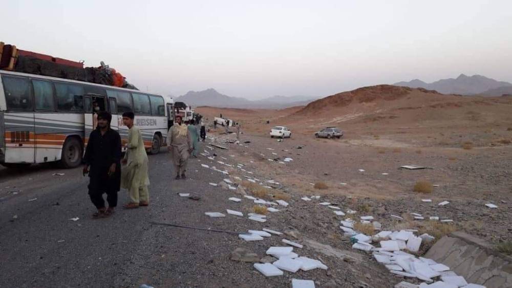 Взрыв автобуса в Афганистане: 34 человека погибли и 17 ранены