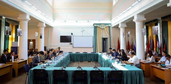 Бишкек и Вашингтон обсудили возврат в Киргизию вывезенных активов — Новости политики, Новости Азии