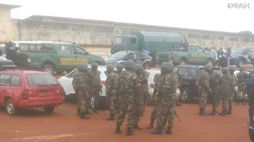 Около 600 политзаключенных устроили бойню в центральной тюрьме в столице Камеруна