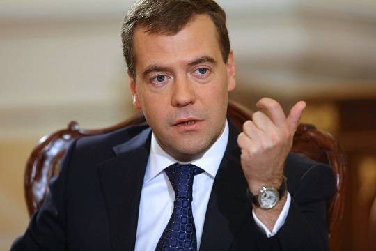 Медведев поручил проверить версию умышленного поджога сибирских лесов