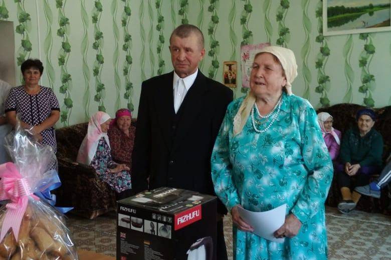 Невесте - 76, жениху - 56: в доме для престарелых в Башкирии образовалась семейная пара  // ОБЩЕСТВО | новости башинформ.рф