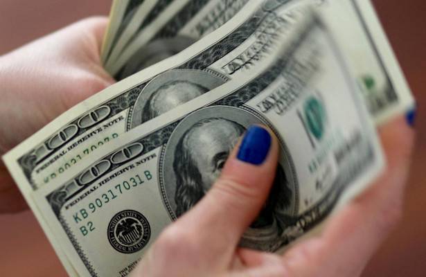 В Минфине сообщили о сложностях отказа от доллара в торговле