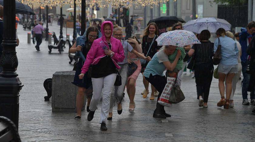 Синоптики своим прогнозом погоды отменили лето в Москве