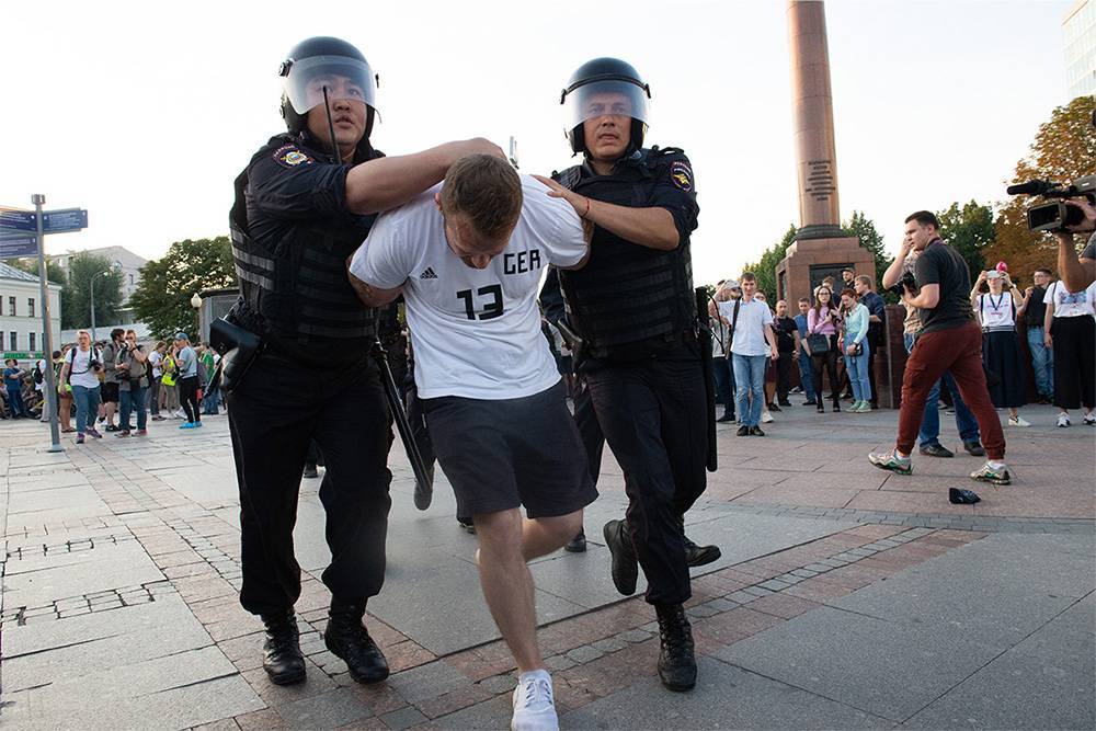 Общественный совет при МВД пообещал разобраться с действиями полицейских на акции 27 июля