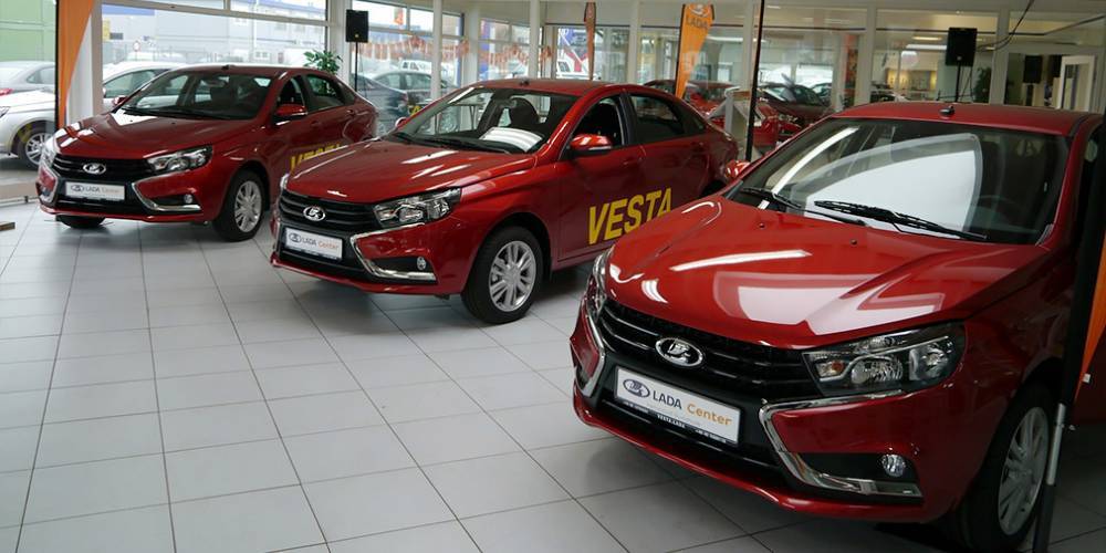 АвтоВАЗ и Renault подняли цены на автомобили в России