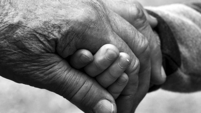 В Астрахани 80-летняя пенсионерка выкрала из садика чужого ребенка