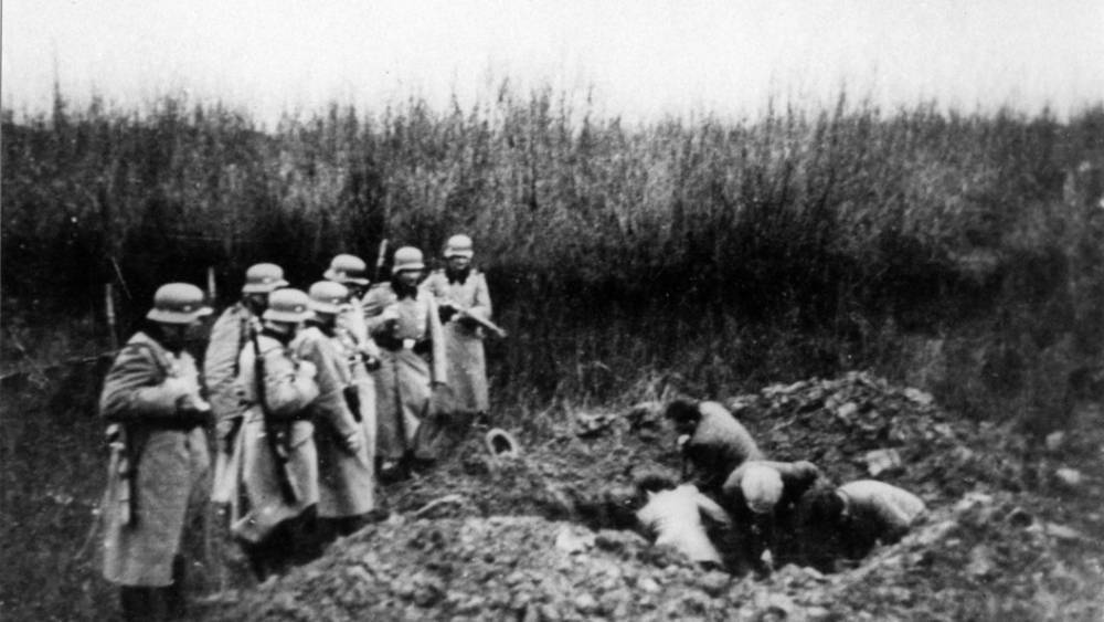 Закапывали и сжигали заживо: Минобороны России рассекретило зверства литовских карателей в 1941 году