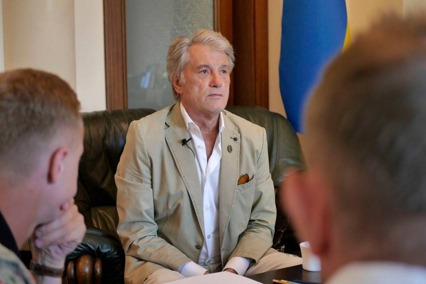 Суд дважды отказался арестовывать имущество Ющенко