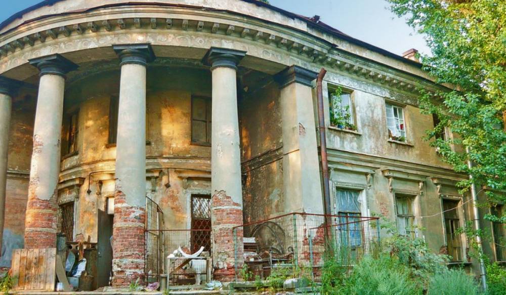 Экспонаты закрытых фондов Музея городской скульптуры перенесут в Уткину дачу