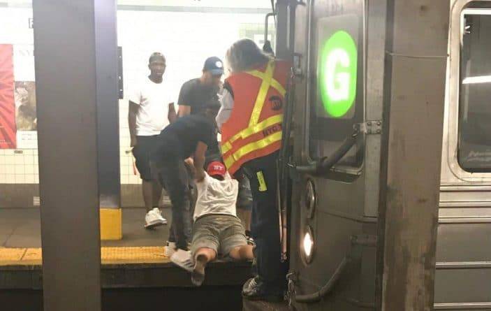 В Бруклине машинист MTA героически спас самоубийцу в метро