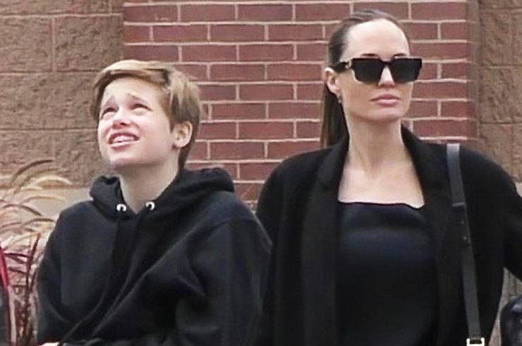 Дочь Анджелины Джоли бросила рыдающую актрису и переехала к Брэду Питту — Информационное Агентство "365 дней"