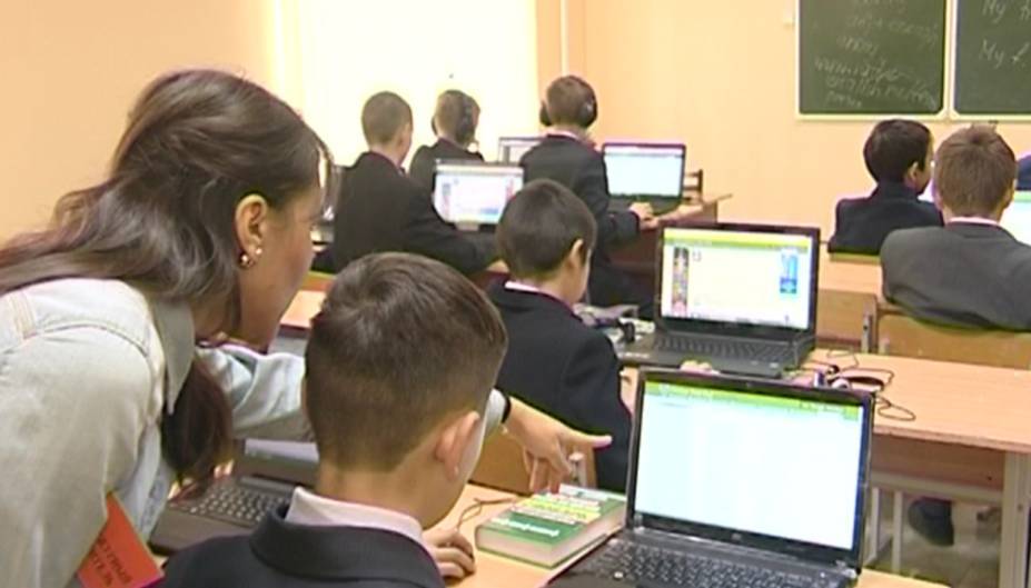 В Башкирии детям из малообеспеченных семей подарят школьные принадлежности