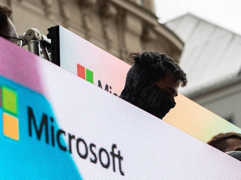 Microsoft сняла рекламу про парня по имени Мак Бук