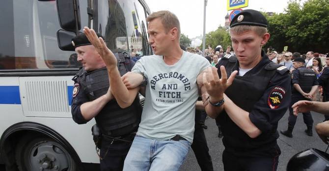 Врач Навального - НИИ Склифосовского: Отравляющее вещество было