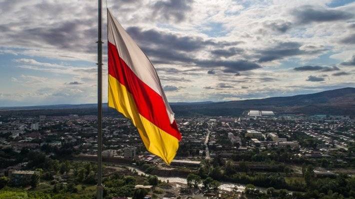 Экс-президент Южной Осетии Тибилов опасается рецидива геноцида со стороны Грузии