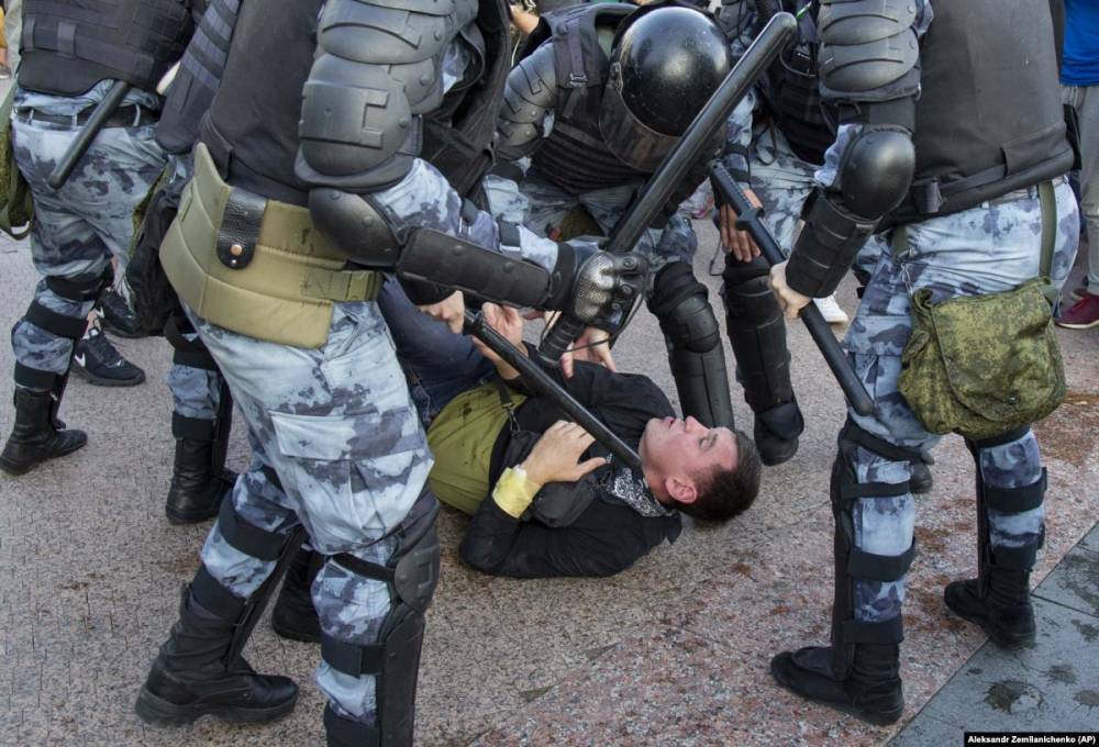 МВД не выплатит сверхурочные полицейским за разгон акции в Москве
