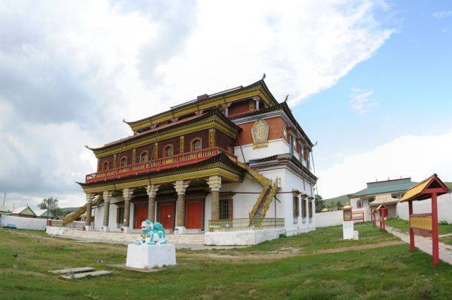 Минкультуры собирается реставрировать старейший буддийский храм в РФ