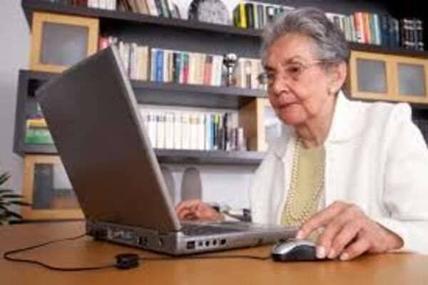 Работавшим в 2018 году пожилым гражданам ПФР назначит надбавку к пенсиям