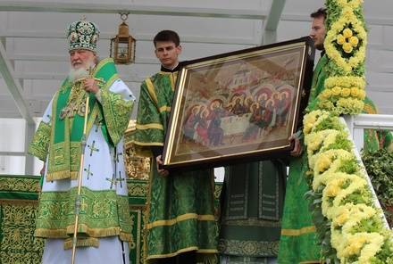 Патриарх Кирилл подарил старинную икону Нижегородской митрополии