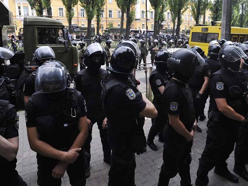 Украина подготовила отряд полицейских для «деоккупации» Донбасса