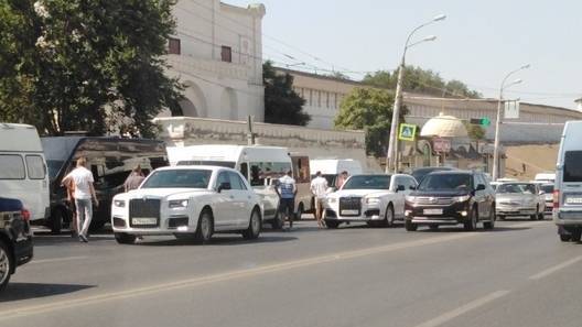 Первое ДТП в истории «президентских» лимузинов Aurus случилось в Астрахани