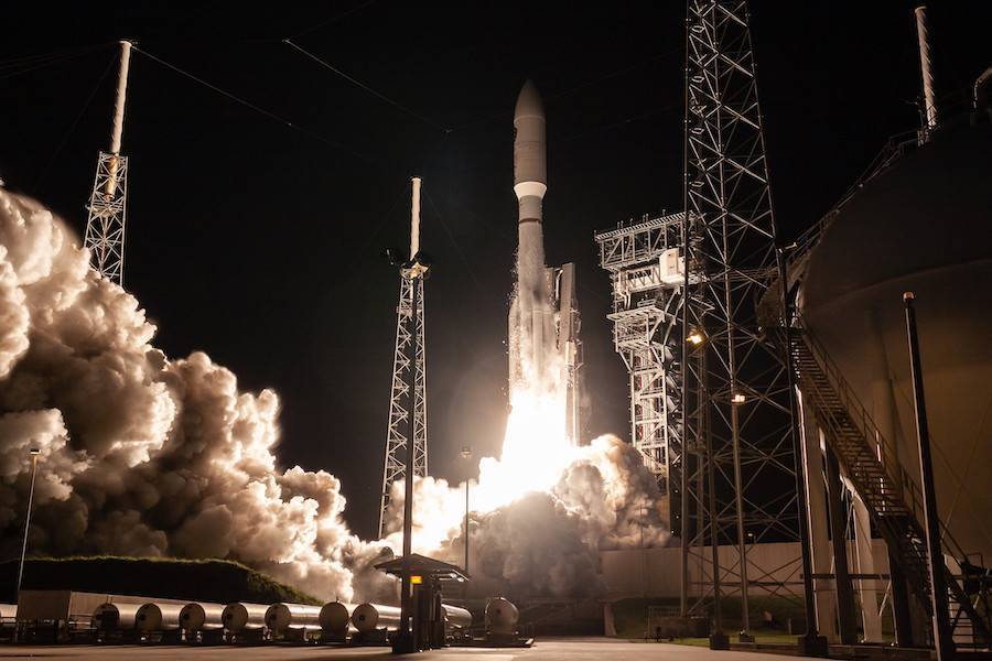В США запустили ракету-носитель с военным спутником связи