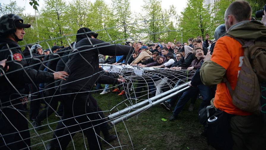 Полиция просит СМИ предоставить видео с протестов против строительства храма в Екатеринбурге