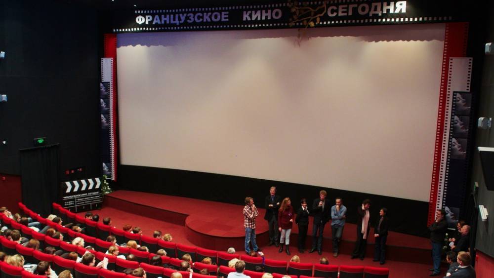 От 50 тысяч рублей: Минкульт предложил штрафовать в кинотеатрах любителей мобильной съемки