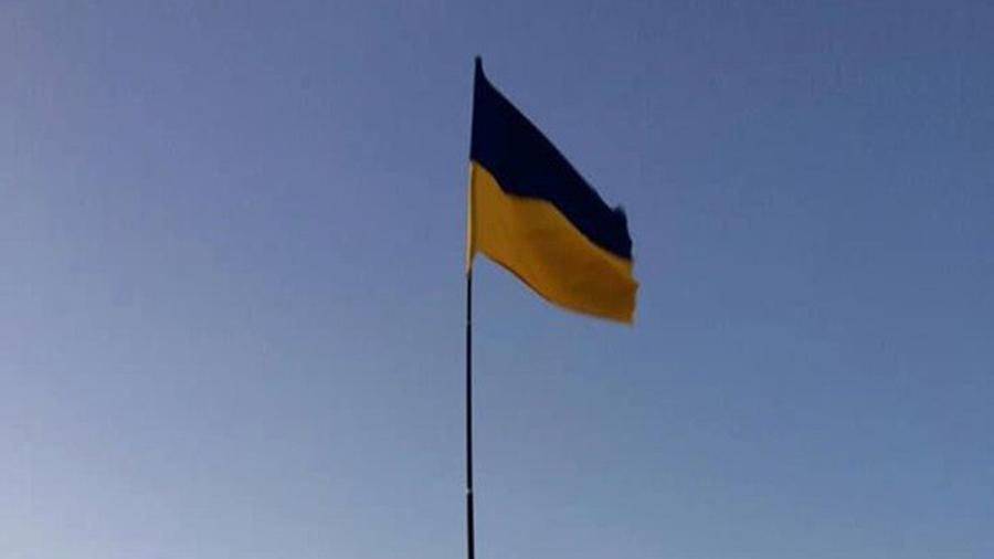 Украинские власти похвастались флагом своей страны в Крыму